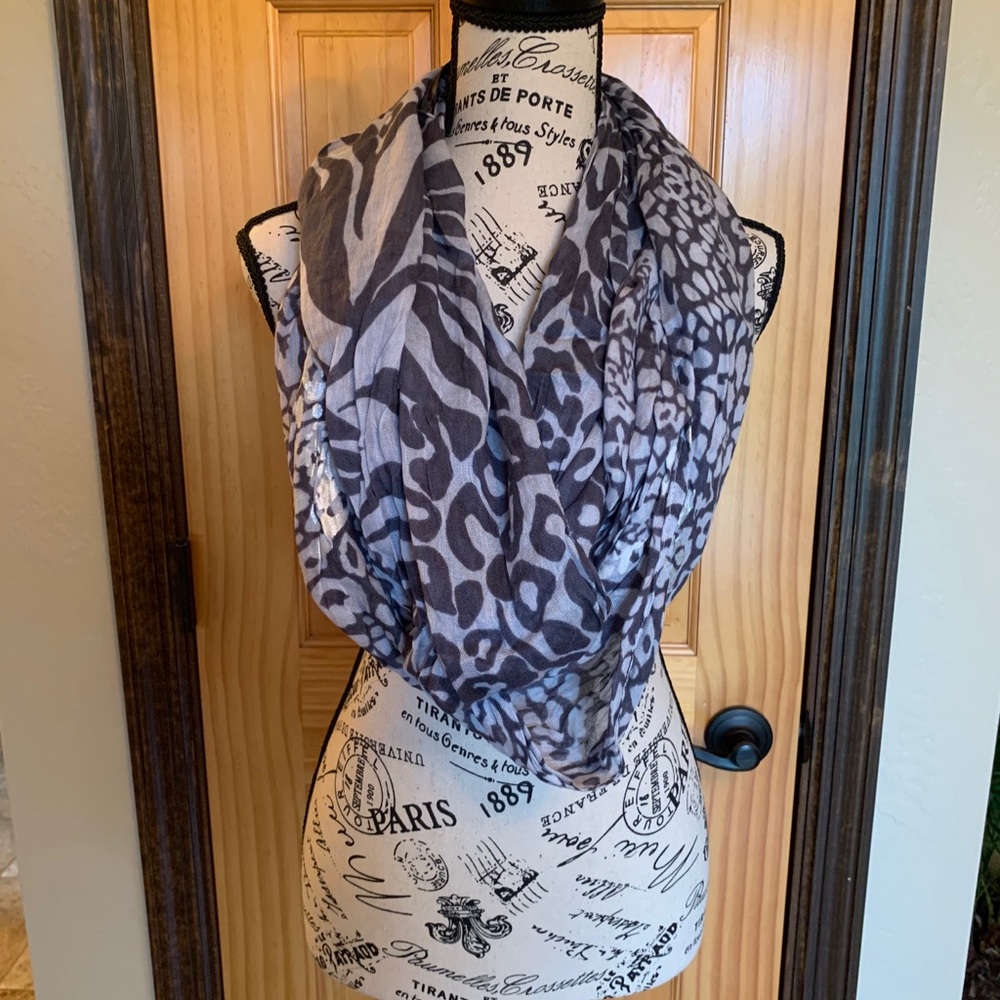 Express Infiniti scarf